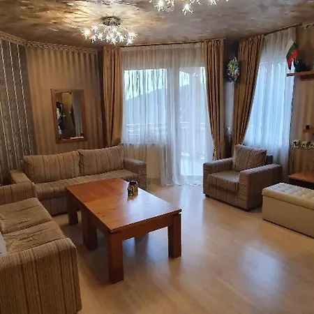 Harriet Hill Designer Lägenhet Bansko